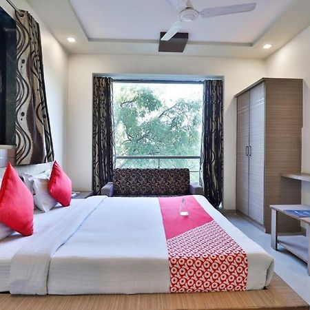Hotel The Grand Pritam Gandhinagar Buitenkant foto