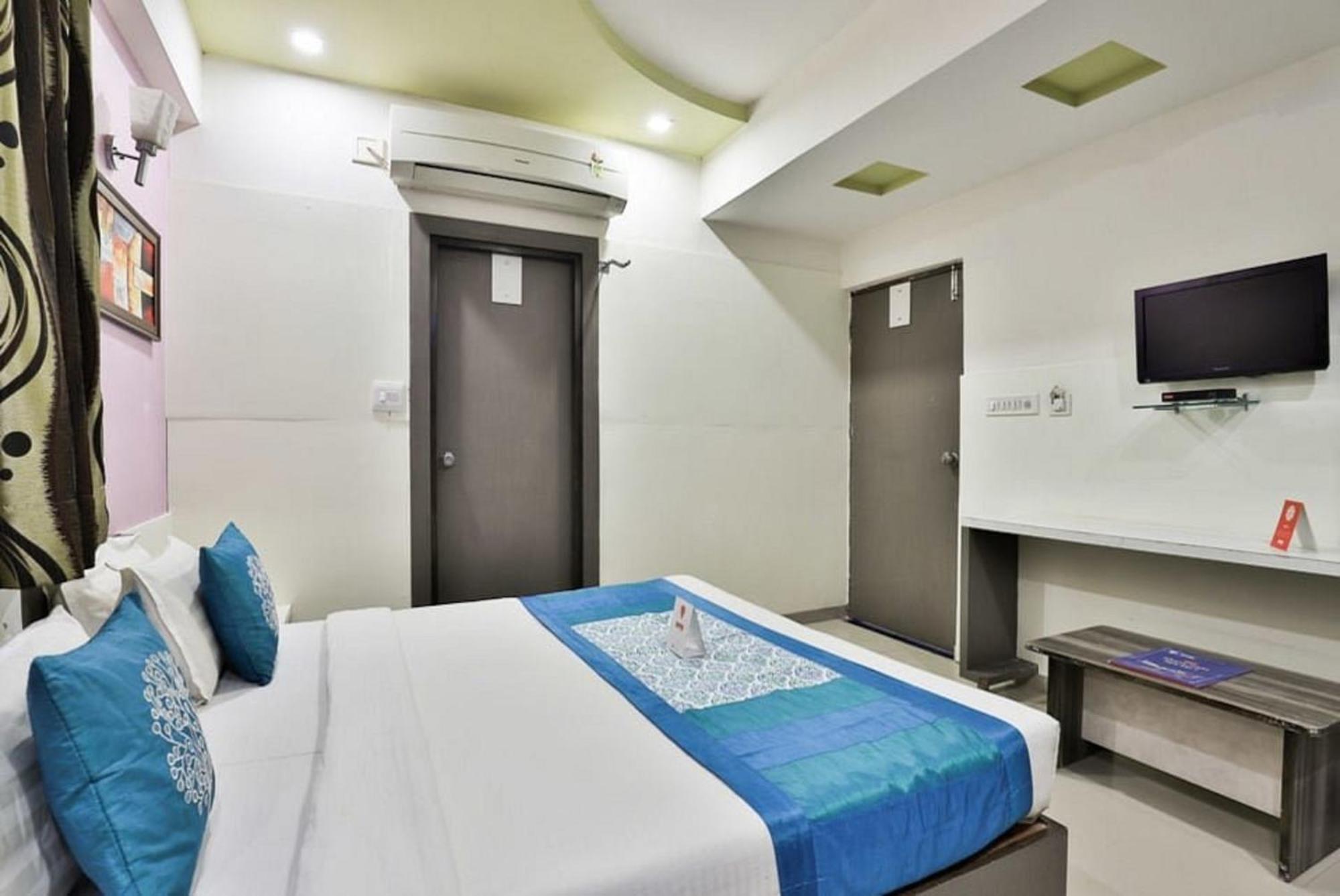 Hotel The Grand Pritam Gandhinagar Buitenkant foto